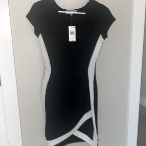 NWT black and white short sleeved dress -M